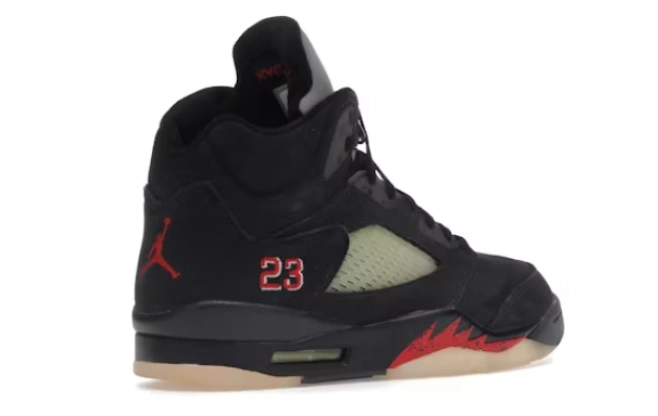 5 DR0092-001 Noir Gore-Tex Retro Off Jordan 0624